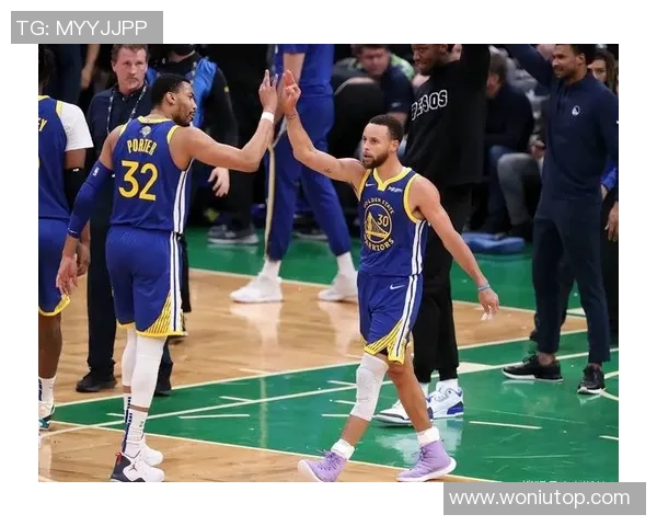 勇士再负开拓者！库里48分+12三分创历史，被格林6分钟4失误害死