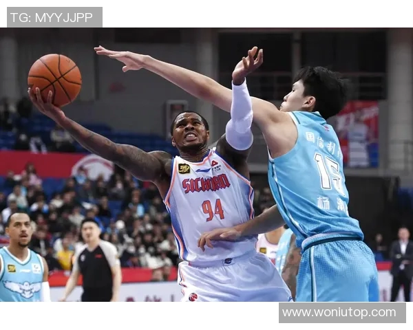 开拓者主场比赛杨瀚森依旧未能获得出场机会，队记予以认真解读